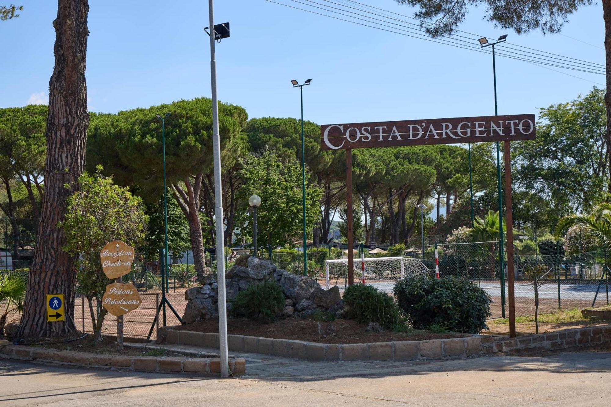 Happy Camp In Costa D'argento Village Club Capalbio Camping